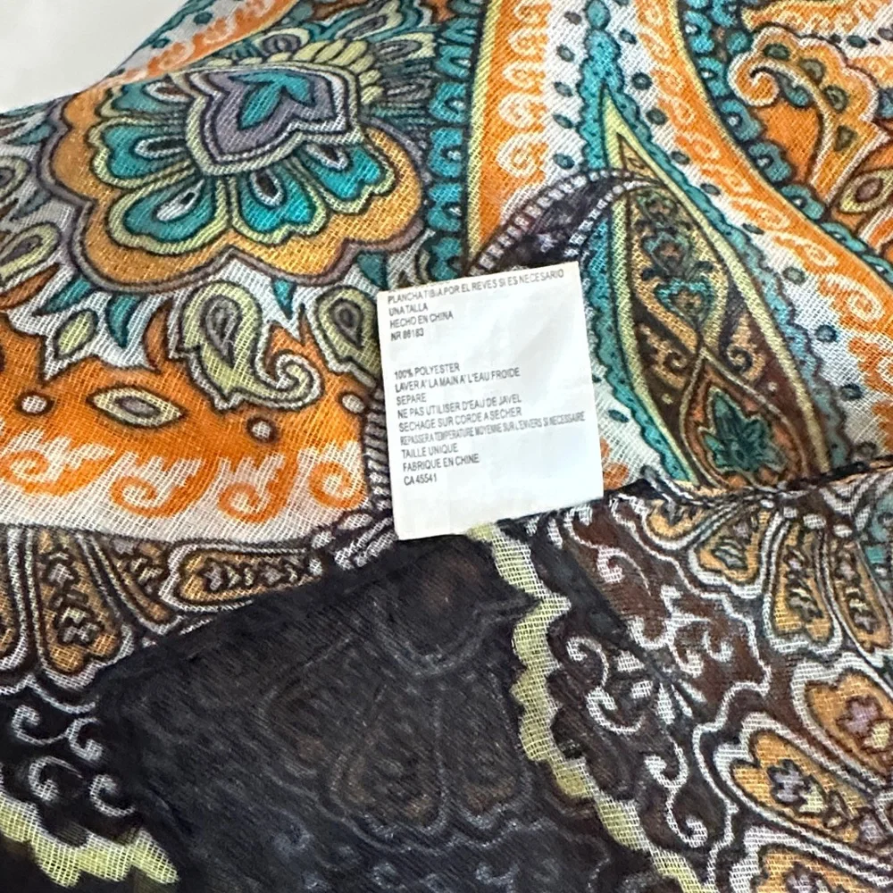 Elegant Paisley Scarf in Rich Pink